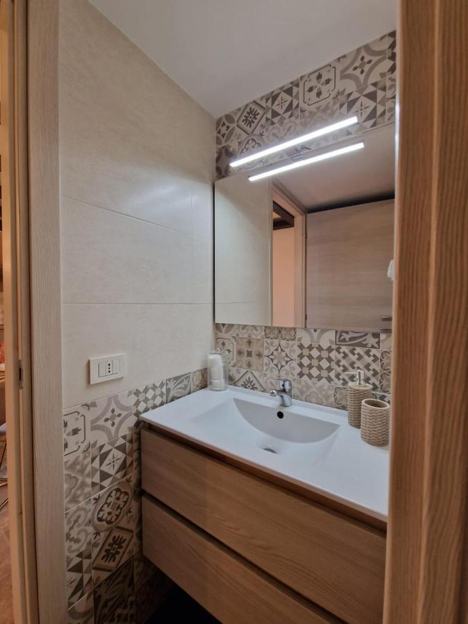 Regina Milano In Porta Romana 2 - Sky Tv, Wifi E Breakfast Box Apartman Kültér fotó