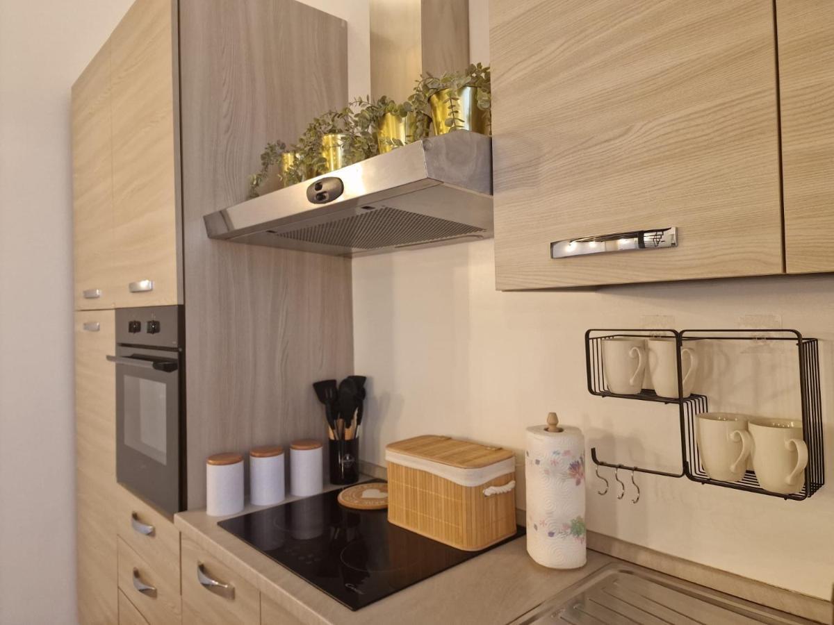 Regina Milano In Porta Romana 2 - Sky Tv, Wifi E Breakfast Box Apartman Kültér fotó