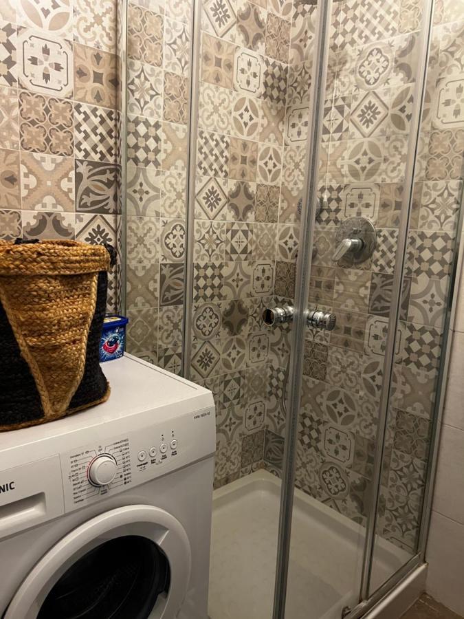 Regina Milano In Porta Romana 2 - Sky Tv, Wifi E Breakfast Box Apartman Kültér fotó